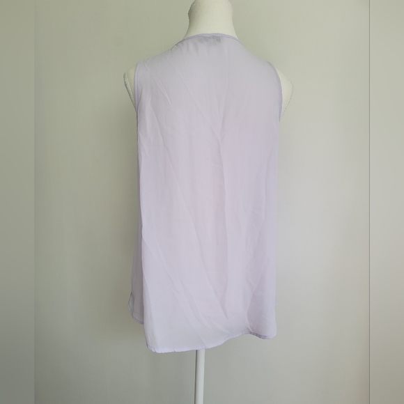 Lace Lilac Sleeveless Tunic Top with Zipper Detail - Picture 2 of 7